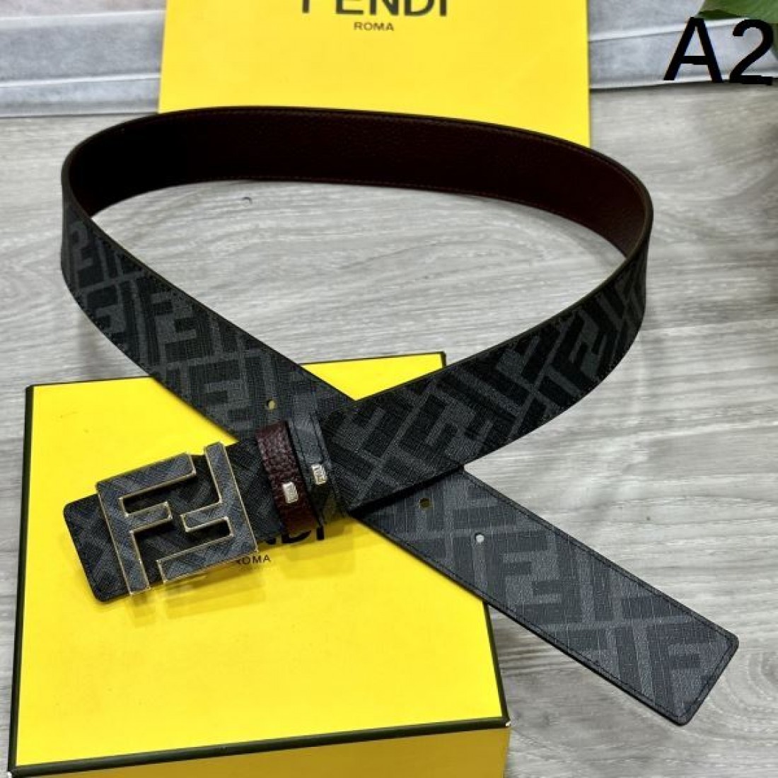 トレンド感満載の FENDI フェンディ スーパーコピー ベルト 上質で華やか