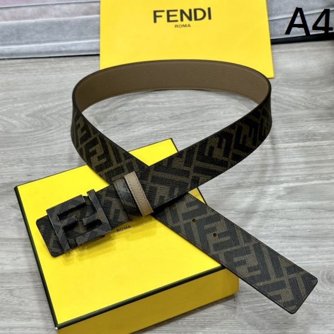 トレンド感満載の FENDI フェンディ スーパーコピー ベルト 上質で華やか