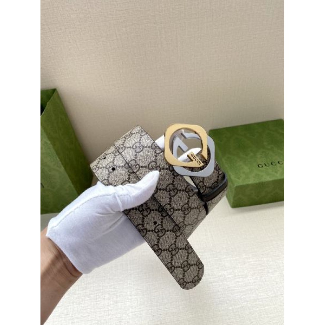  クラシックで重厚感ある グッチ スーパーコピー ベルト GUCCI 高級志向におすすめ