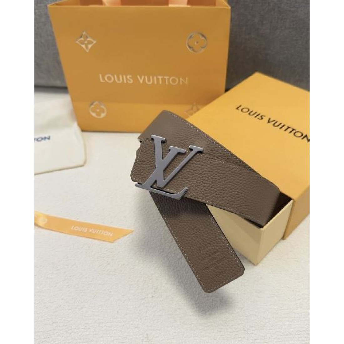 人気急上昇の LOUIS VUITTON ルイ ヴィトン コピー ベルト 個性的で華やか