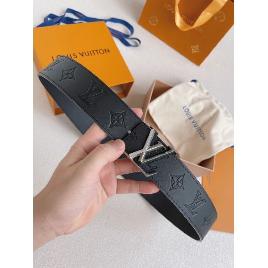高級感ただよう LOUIS VUITTON ルイ ヴィトン コピー ベルト 洗練された印象