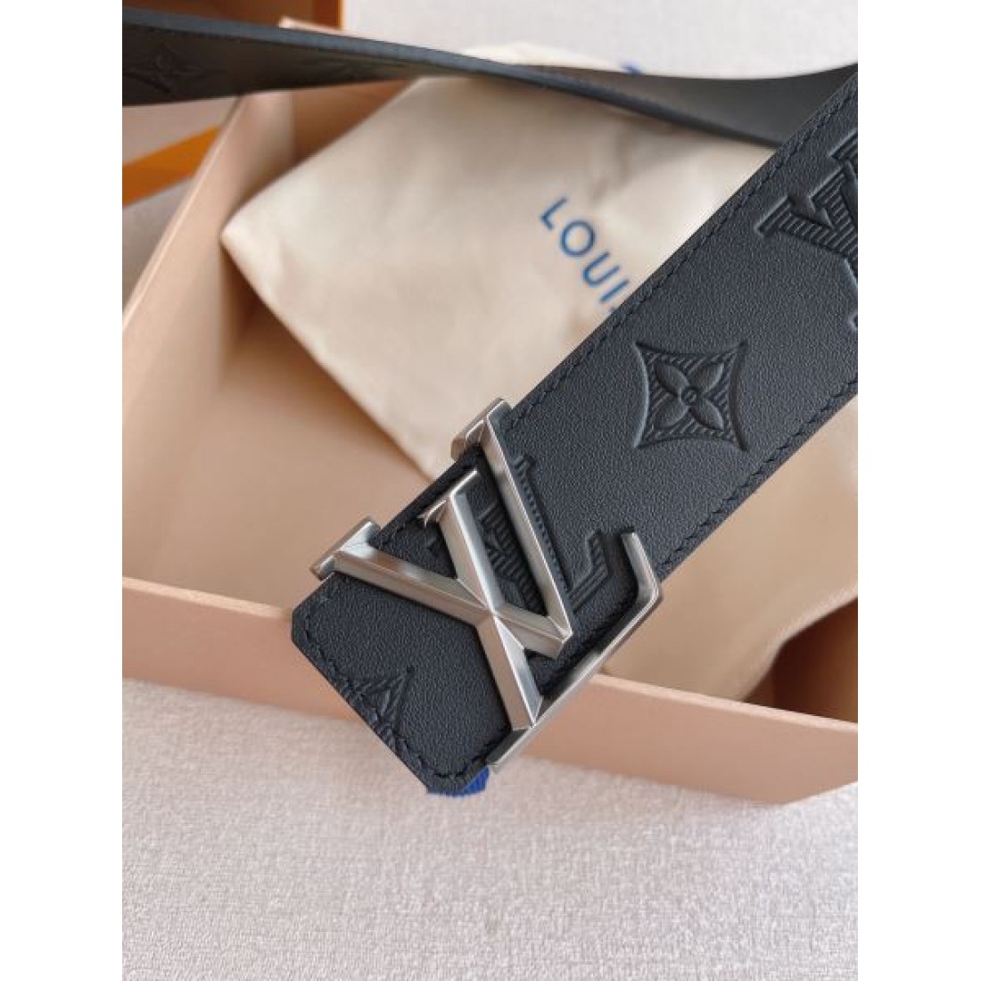 高級感ただよう LOUIS VUITTON ルイ ヴィトン コピー ベルト 洗練された印象
