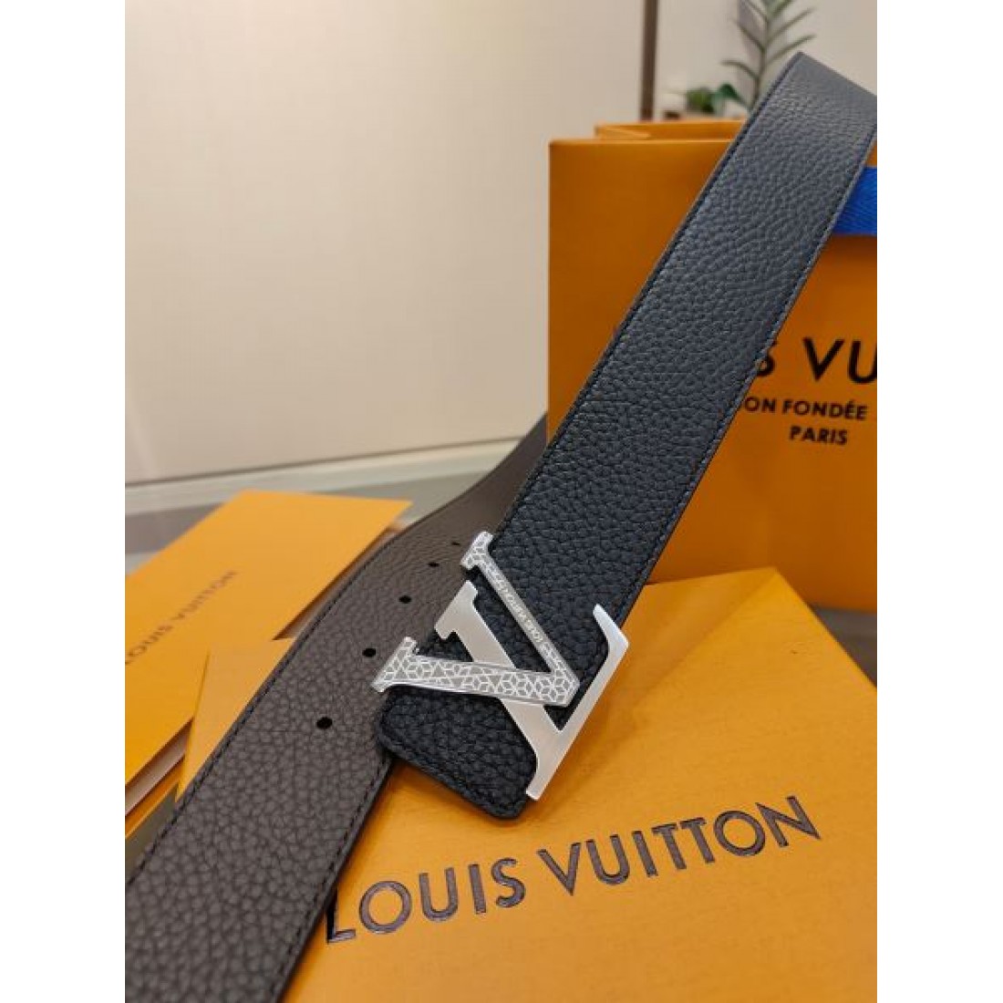 人気を集める LOUIS VUITTON ルイ ヴィトン コピー ベルト 高級感ただよう逸品