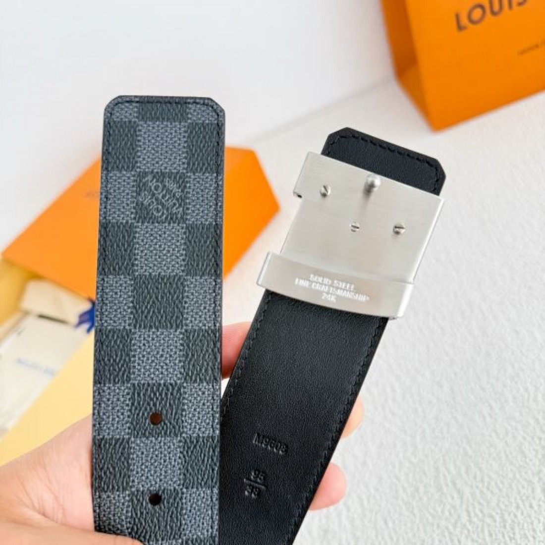  大人の魅力を引き立てる LOUIS VUITTON ルイ ヴィトン コピー ベルト 魅惑的な一品