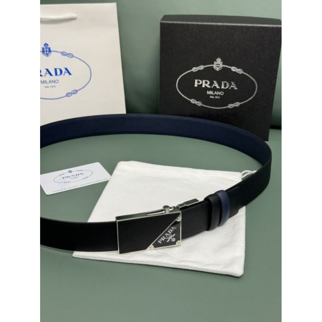 PRADA プラダ スーパーコピー ベルト でシックに決まる上品で魅惑的なデザイン