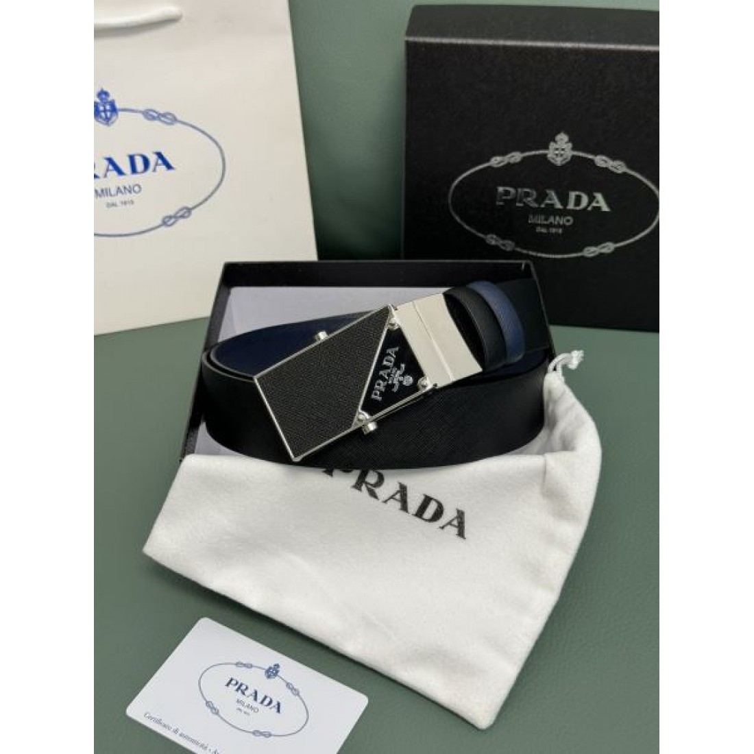 PRADA プラダ スーパーコピー ベルト でシックに決まる上品で魅惑的なデザイン