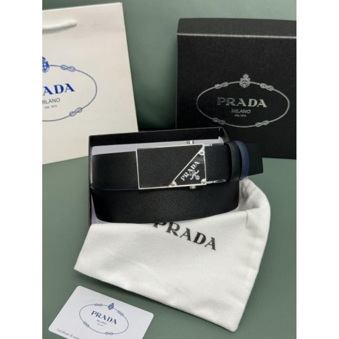 PRADA プラダ スーパーコピー ベルト でシックに決まる上品で魅惑的なデザイン