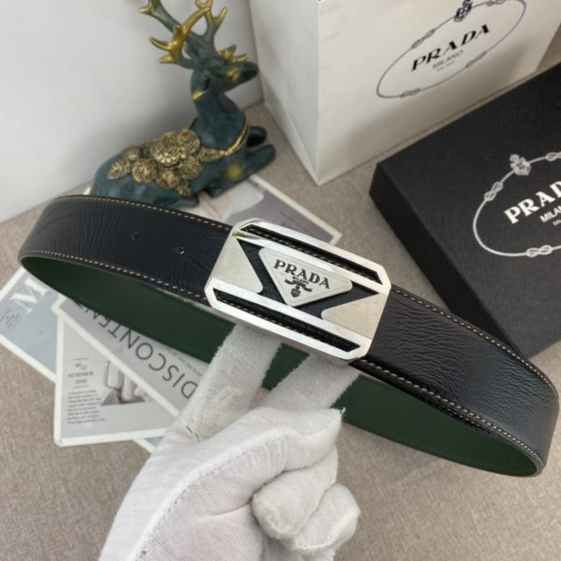 エレガントで都会的な PRADA プラダ スーパーコピー ベルト 特別な存在感