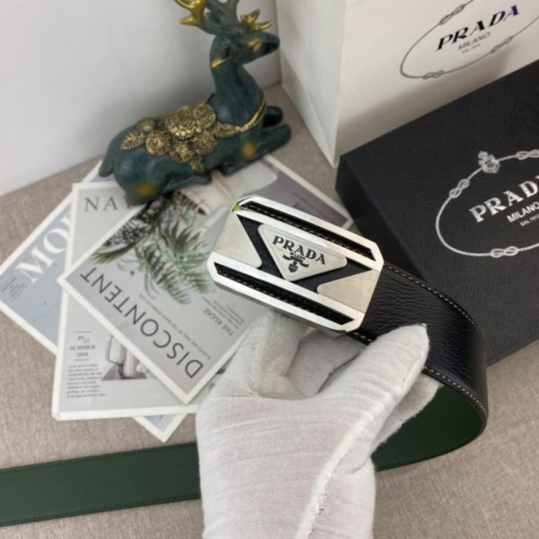 エレガントで都会的な PRADA プラダ スーパーコピー ベルト 特別な存在感