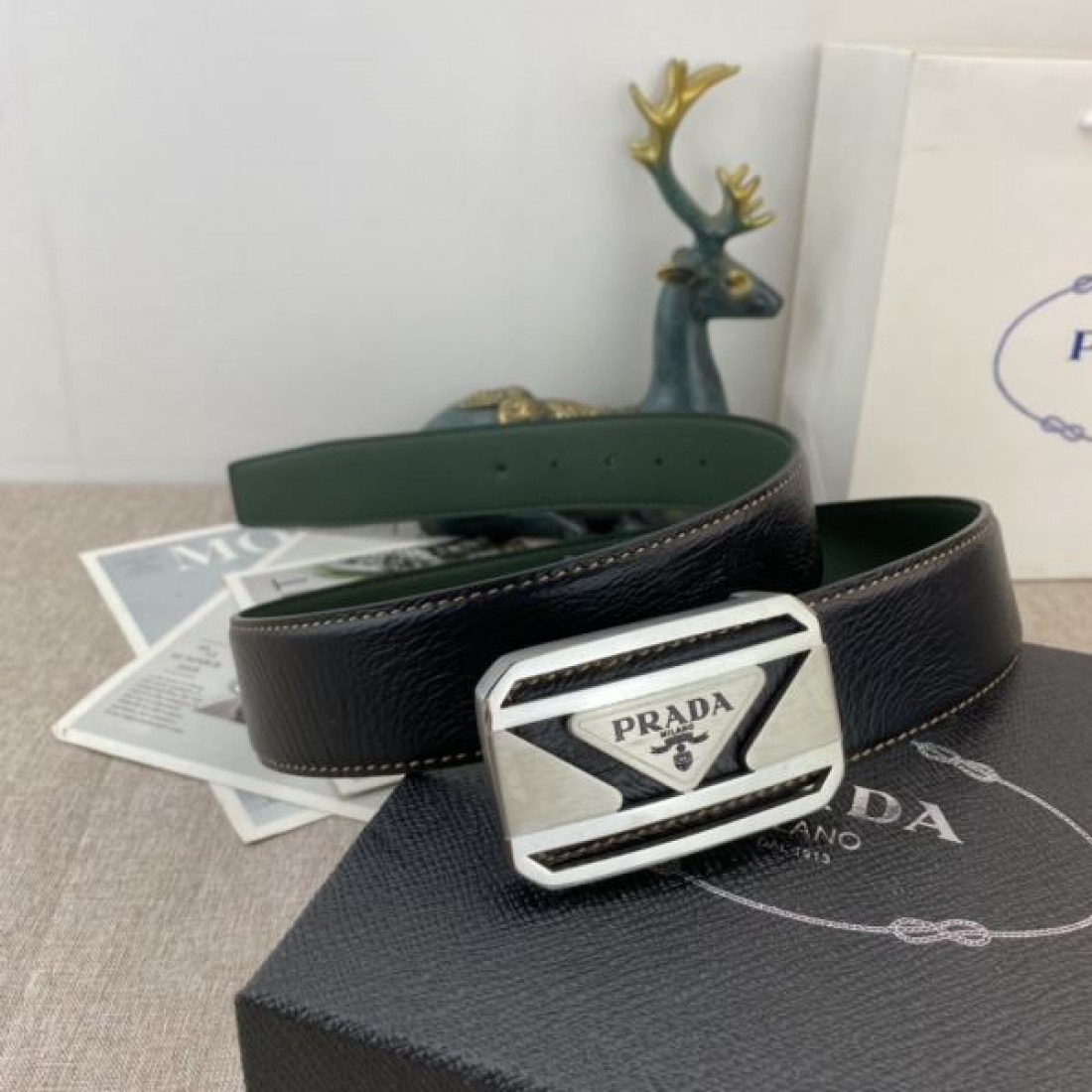 エレガントで都会的な PRADA プラダ スーパーコピー ベルト 特別な存在感