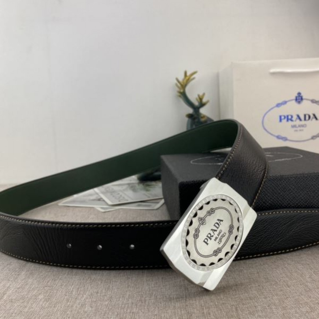  人気急上昇の PRADA プラダ スーパーコピー ベルト 高級感ただようスタイル