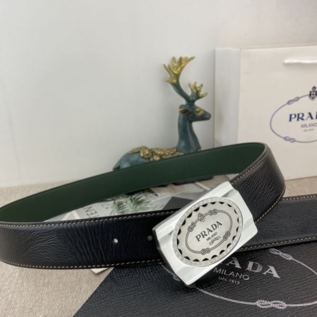  人気急上昇の PRADA プラダ スーパーコピー ベルト 高級感ただようスタイル