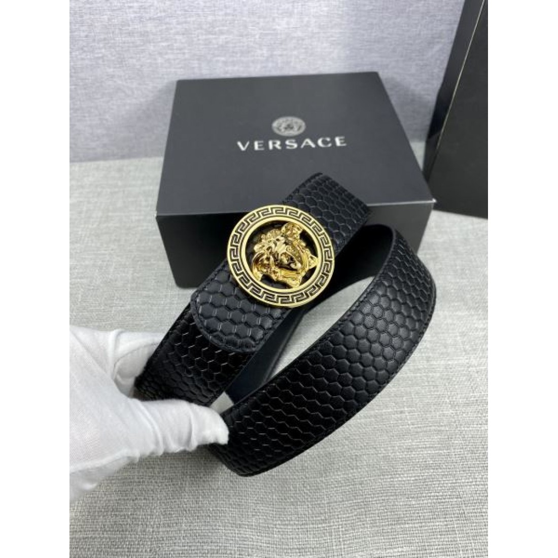 トレンド感あふれる VERSACE ヴェルサーチェ コピー ベルト 上質で洗練された