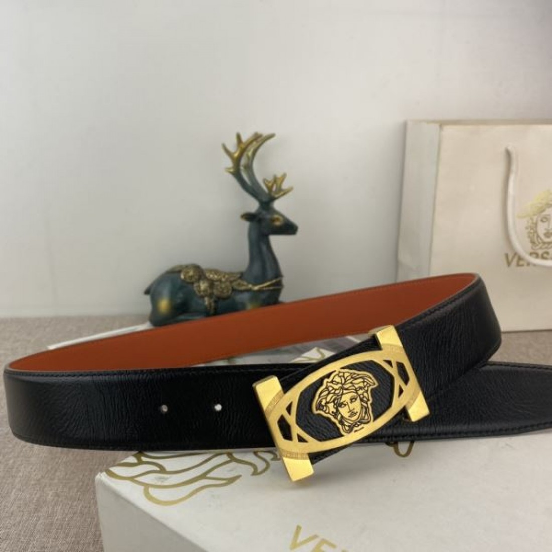 VERSACE ヴェルサーチェ コピー ベルト 高級志向の方にピッタリな洗練さ