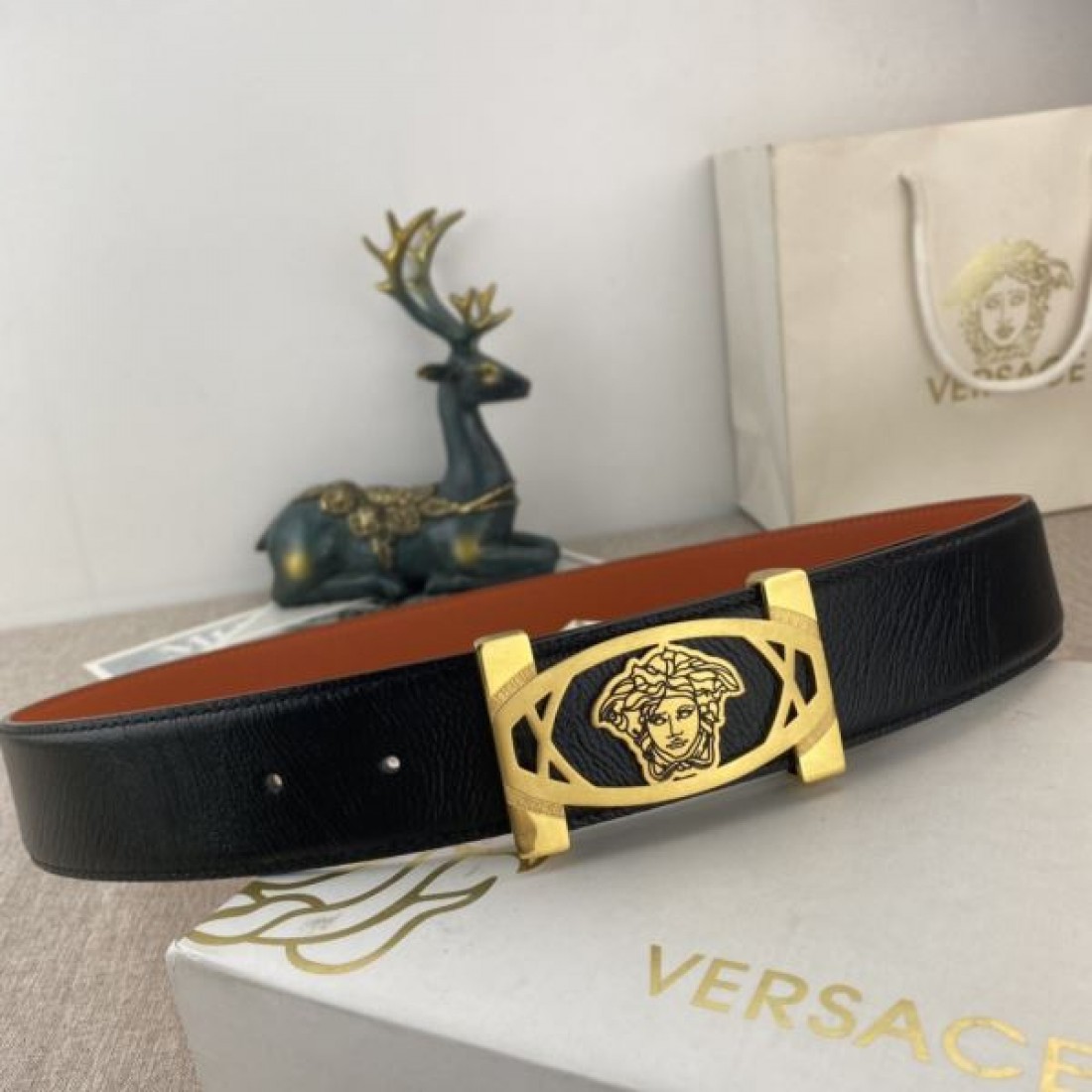 VERSACE ヴェルサーチェ コピー ベルト 高級志向の方にピッタリな洗練さ