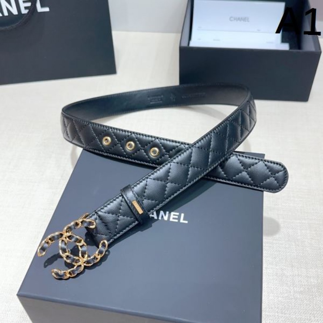 華やかでラグジュアリーな CHANEL シャネル スーパーコピー ベルト 魅力あふれる