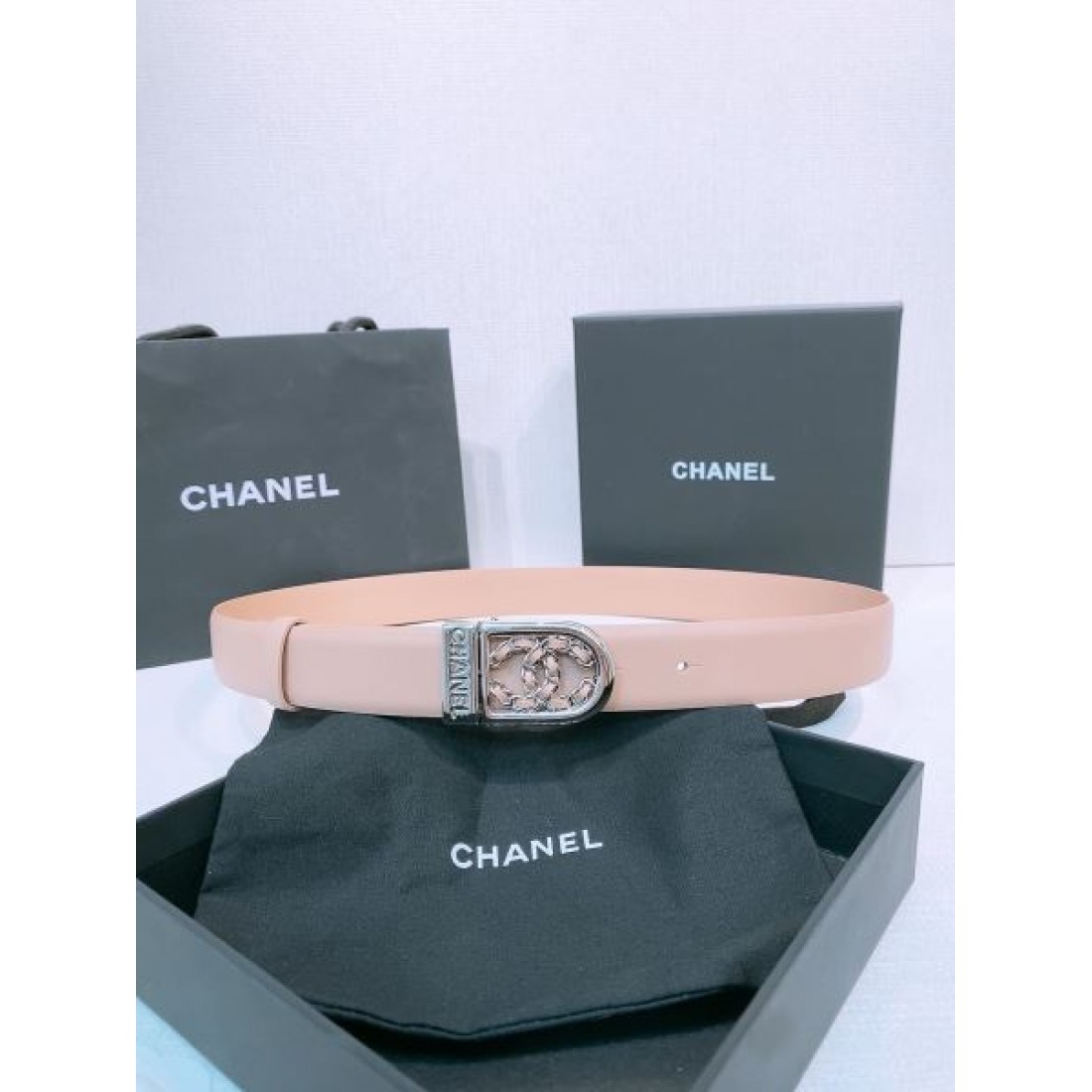 CHANEL シャネル スーパーコピー ベルト モードで洗練された雰囲気に
