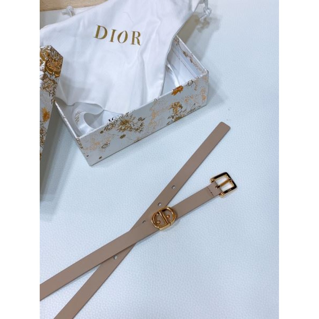 エレガントな雰囲気を演出する ディオール スーパーコピー ベルト DIOR