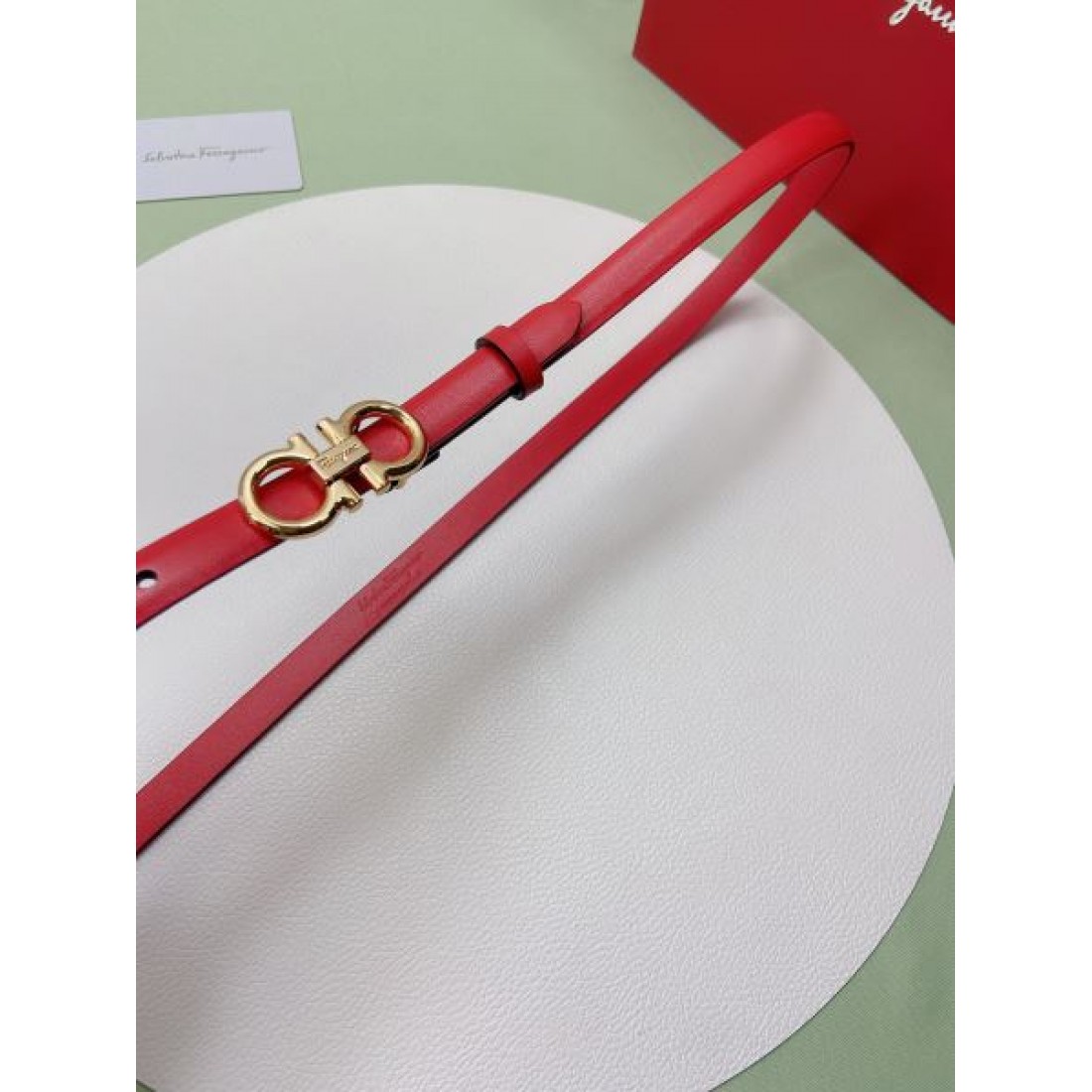 サルヴァトーレ コピー ベルト FERRAGAMO 洗練された上品さで魅力倍増