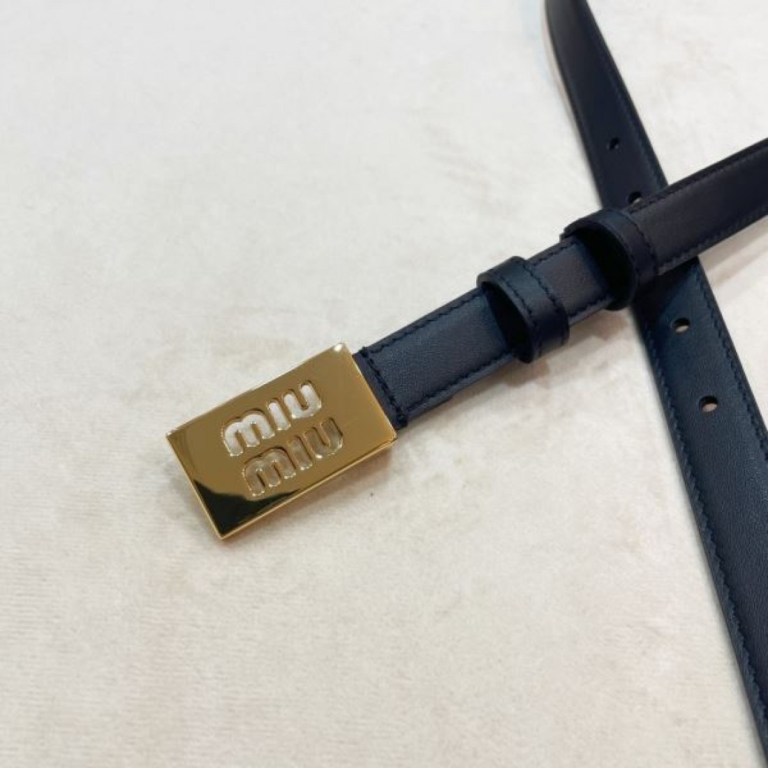  おしゃれで可憐な MIU MIU ミュウミュウ コピー ベルト 人気のアイテム