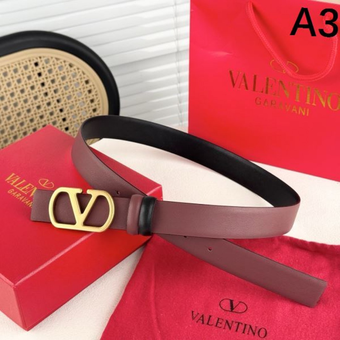 上質感ただよう VALENTINO ヴァレンティノ コピー ベルト モダンなデザイン