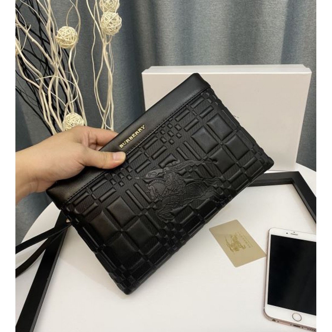 バーバリー コピー クラッチバッグ BURBERRY 上品でクラシカルな印象