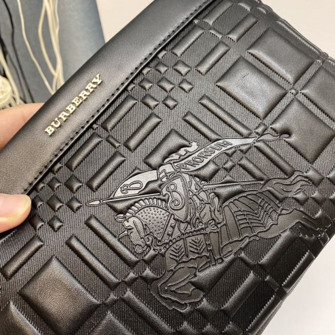 バーバリー コピー クラッチバッグ BURBERRY 上品でクラシカルな印象