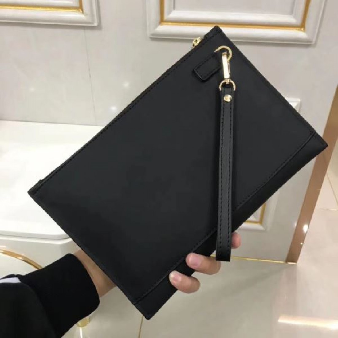 魅力的で都会的な グッチ コピー クラッチバッグ GUCCI 存在感抜群