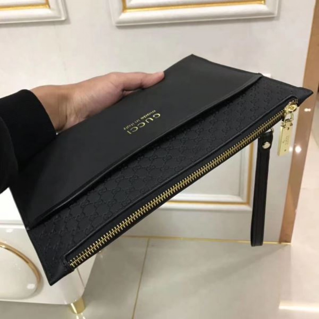 魅力的で都会的な グッチ コピー クラッチバッグ GUCCI 存在感抜群