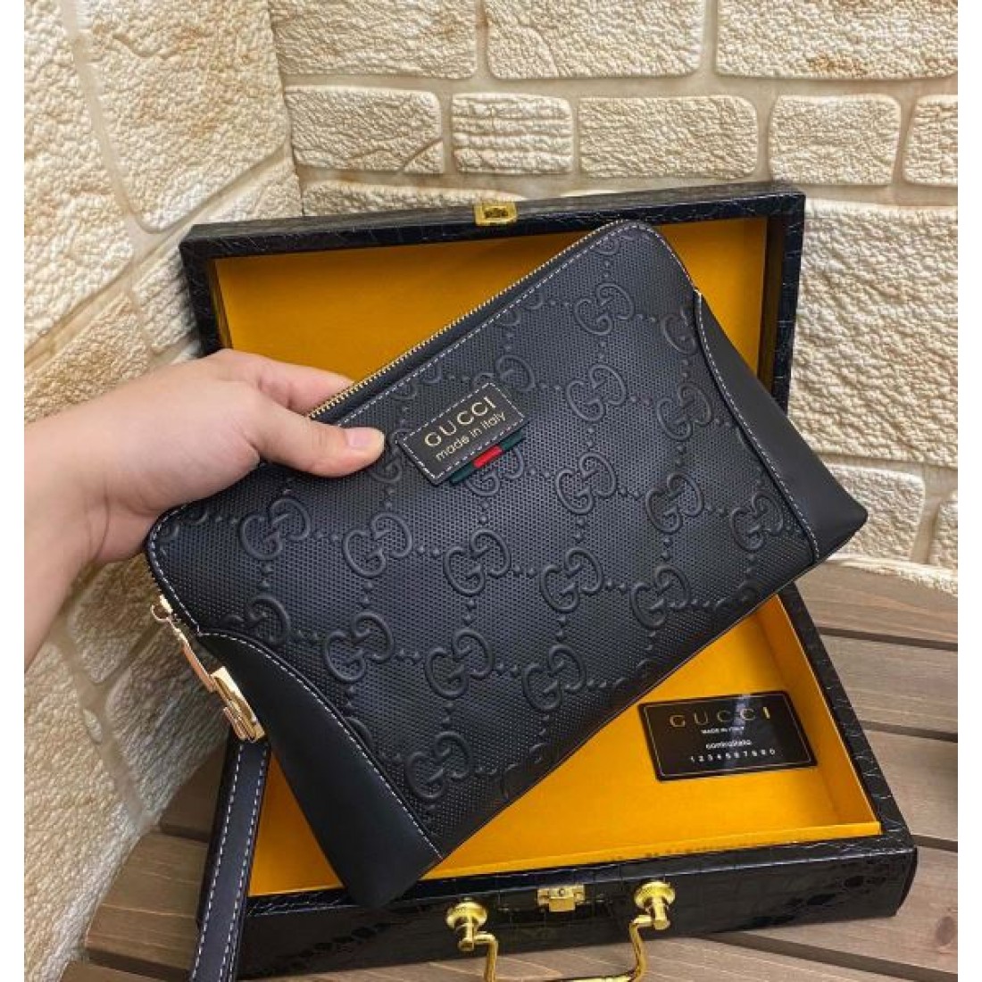 高級感ただよう GUCCI グッチ コピー クラッチバッグ モダンな雰囲気