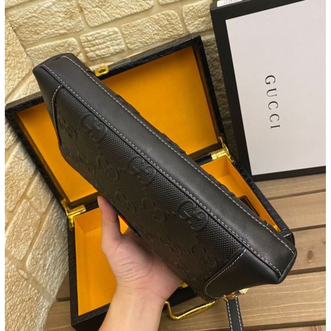 高級感ただよう GUCCI グッチ コピー クラッチバッグ モダンな雰囲気