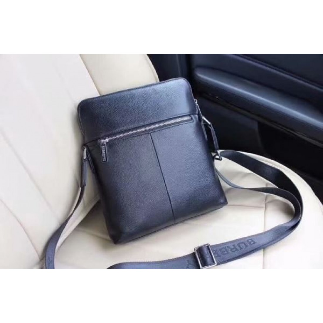 バーバリー コピー ショルダーバッグ BURBERRY クラシカルで落ち着いた大人の雰囲気