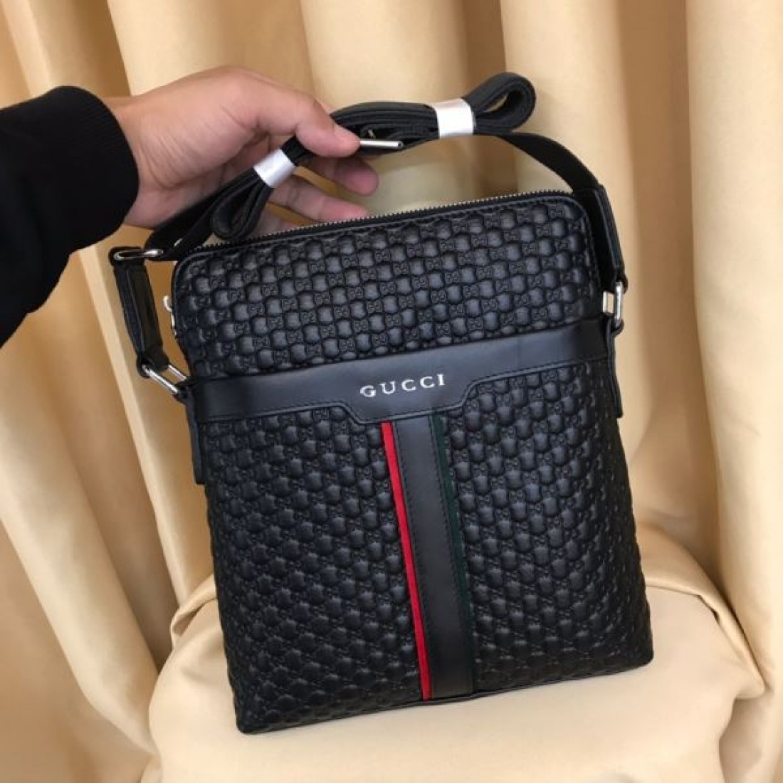 上品で洗練された グッチ コピー ショルダーバッグ GUCCI 存在感抜群