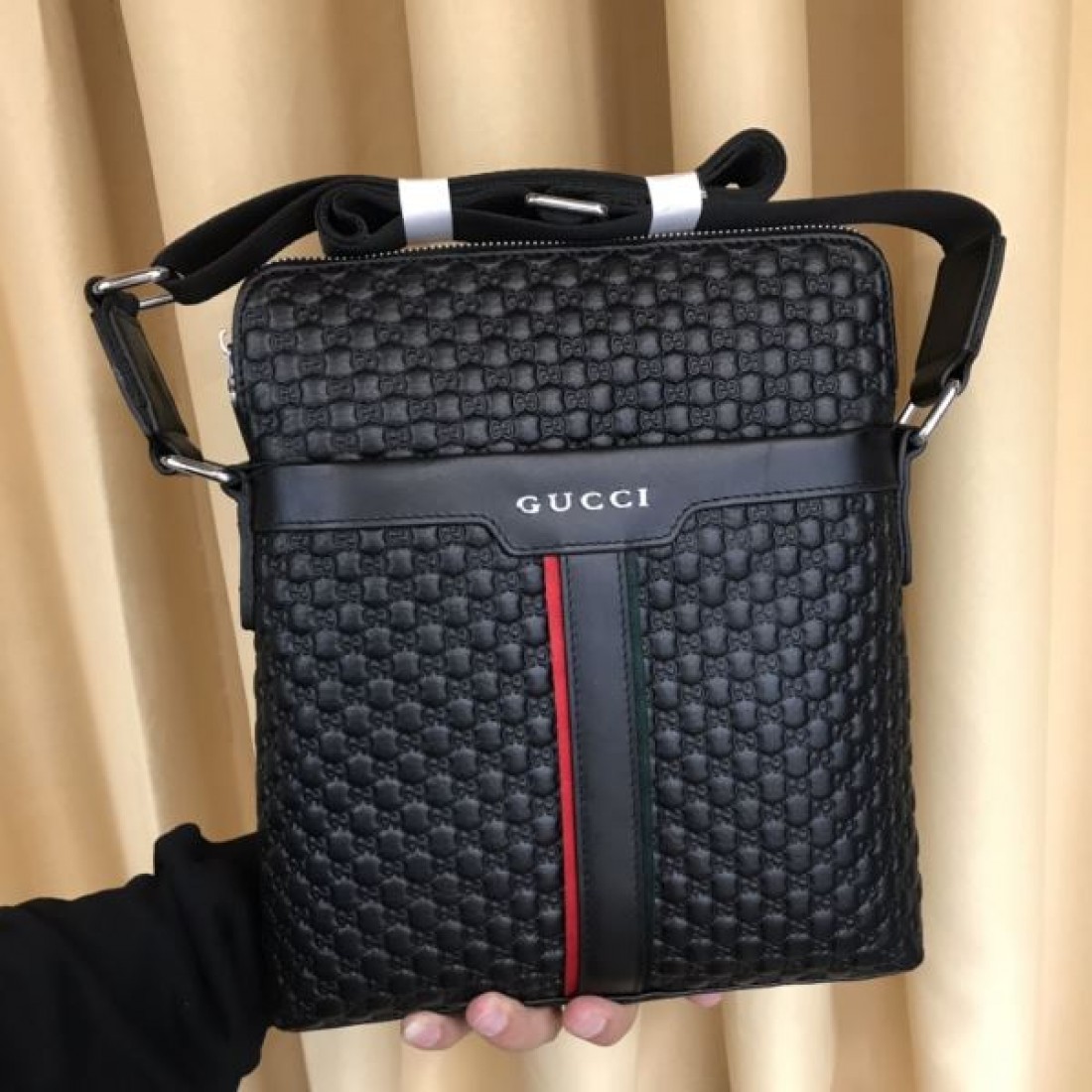 上品で洗練された グッチ コピー ショルダーバッグ GUCCI 存在感抜群