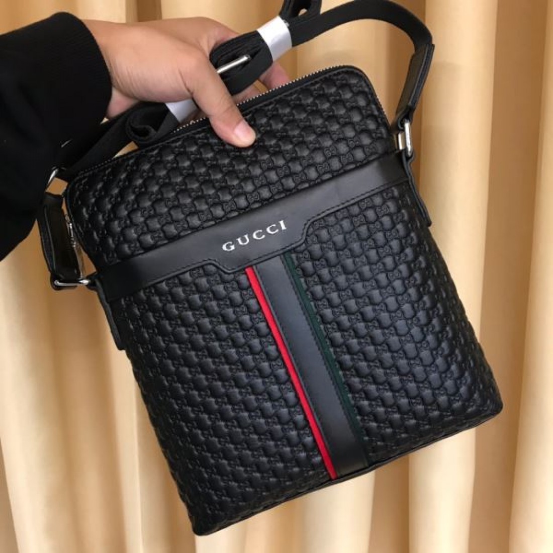 上品で洗練された グッチ コピー ショルダーバッグ GUCCI 存在感抜群
