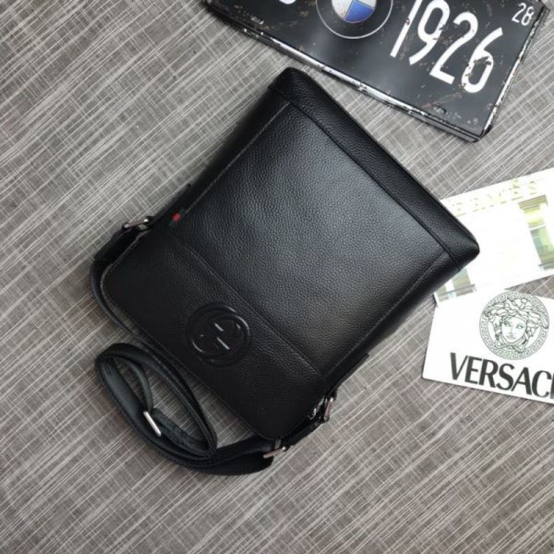 モダンで都会的な GUCCI グッチ コピー ショルダーバッグ 大人のおしゃれに最適