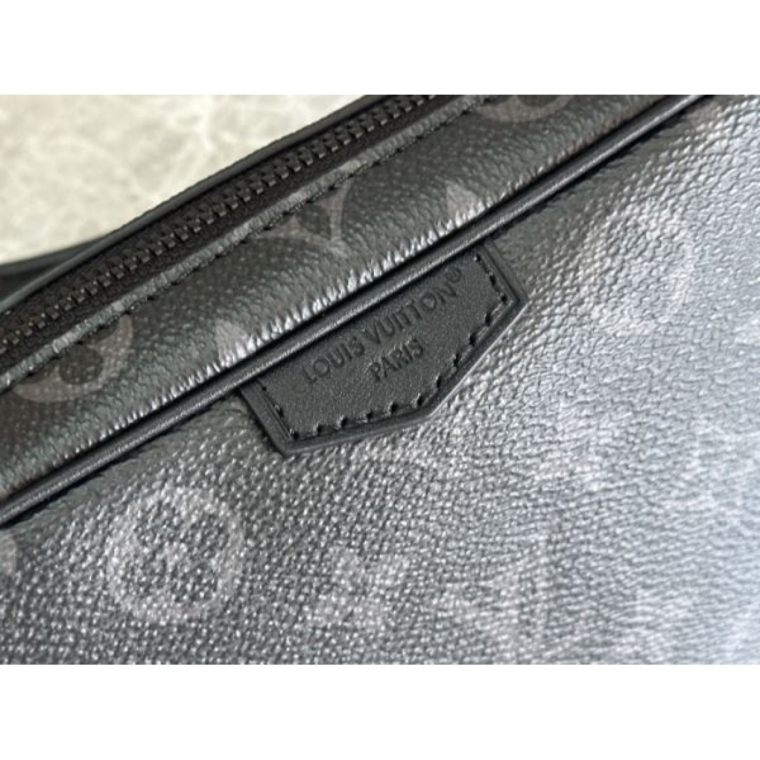 ルイヴィトン コピー ショルダーバッグ LOUIS VUITTON 華やかで魅力的なデザイン