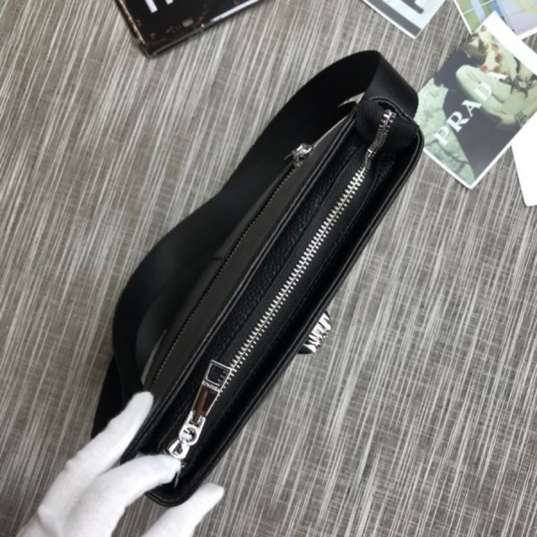 ゴージャスで魅惑的な ヴェルサーチェ コピー ショルダーバッグ VERSACE ラグジュアリー感満載