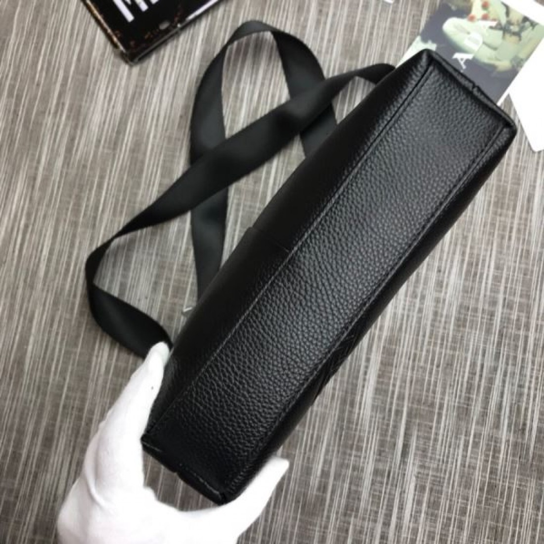 ゴージャスで魅惑的な ヴェルサーチェ コピー ショルダーバッグ VERSACE ラグジュアリー感満載