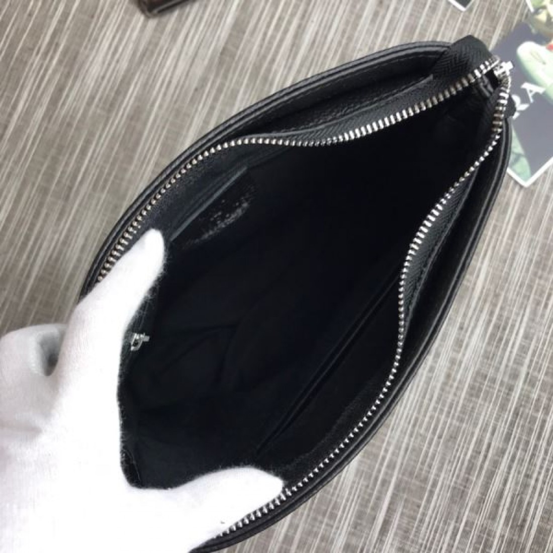 ゴージャスで魅惑的な ヴェルサーチェ コピー ショルダーバッグ VERSACE ラグジュアリー感満載