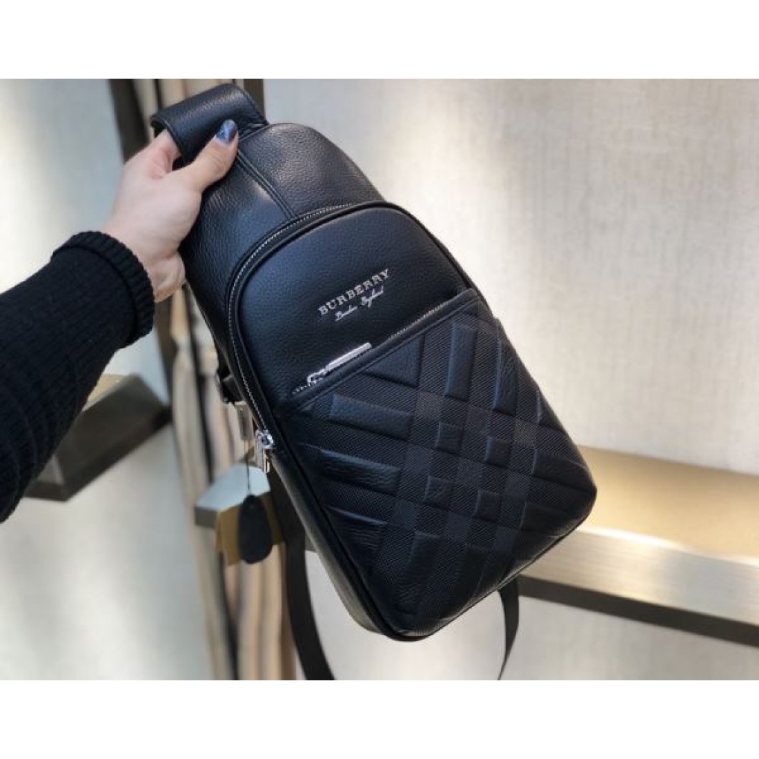 バーバリー コピー チェストバッグ BURBERRY 上品でクラシカルな大人の雰囲気