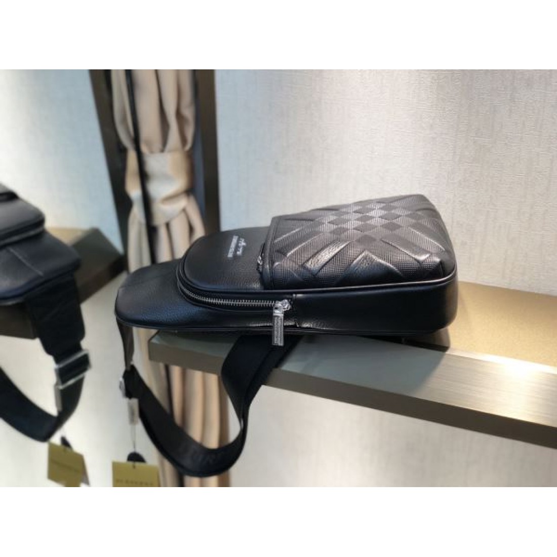 バーバリー コピー チェストバッグ BURBERRY 上品でクラシカルな大人の雰囲気