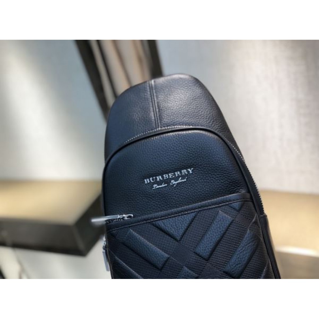 バーバリー コピー チェストバッグ BURBERRY 上品でクラシカルな大人の雰囲気