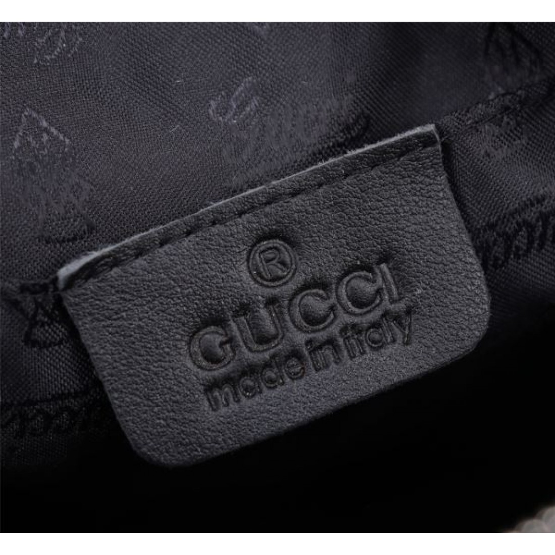 グッチ コピー チェストバッグ GUCCI 個性を引き立てる上品なデザイン