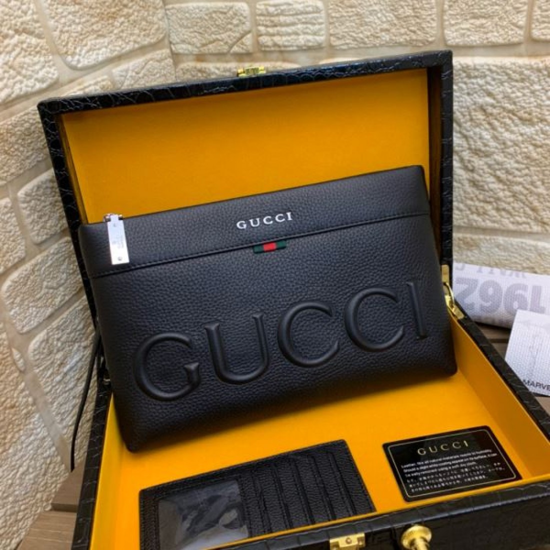 GUCCI グッチ コピー クラッチバッグ エレガントで都会的な印象をプラス
