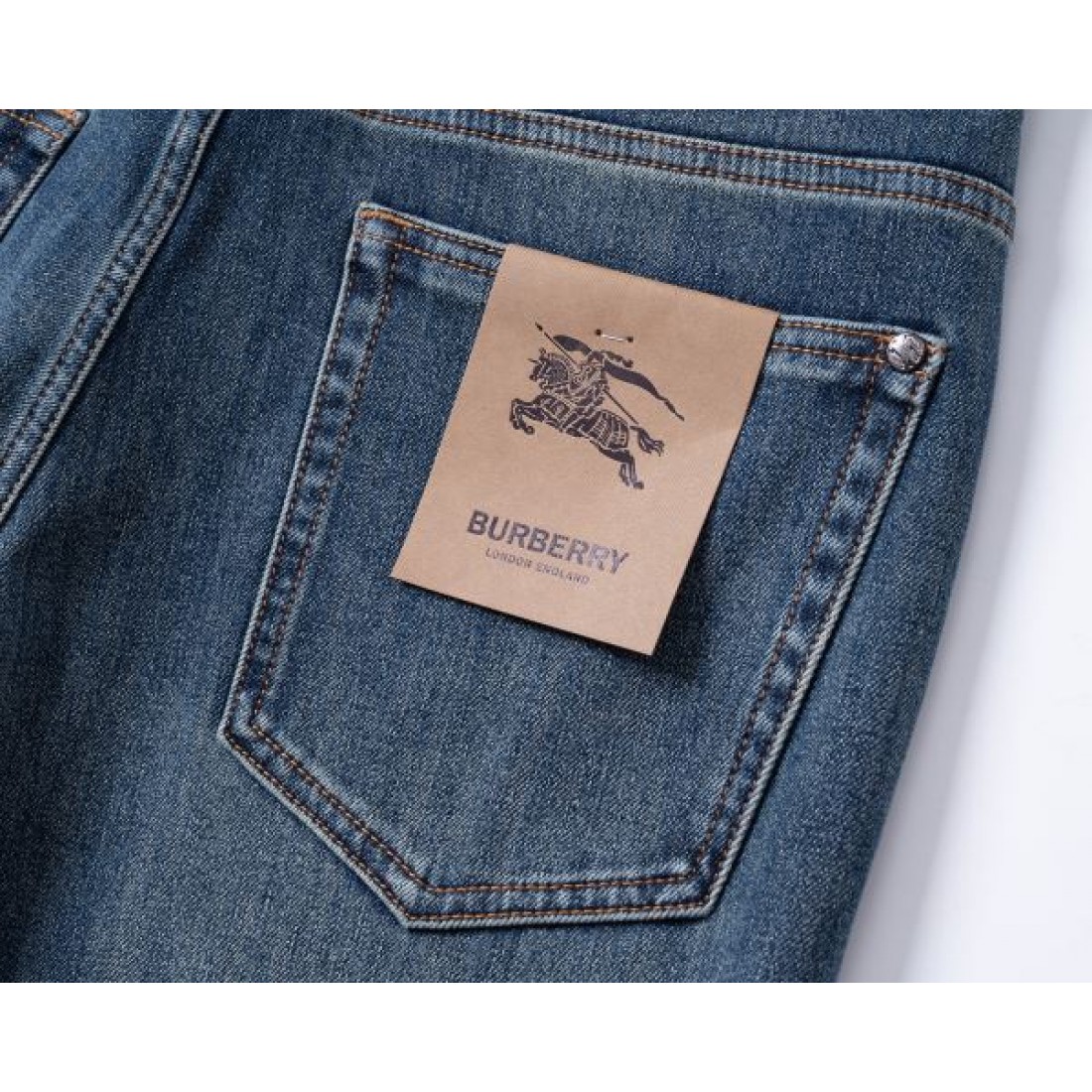 2026注目 BURBERRY バーバリー コピー メンズ ロングデニム すっきり脚線 大人の休日コーデ