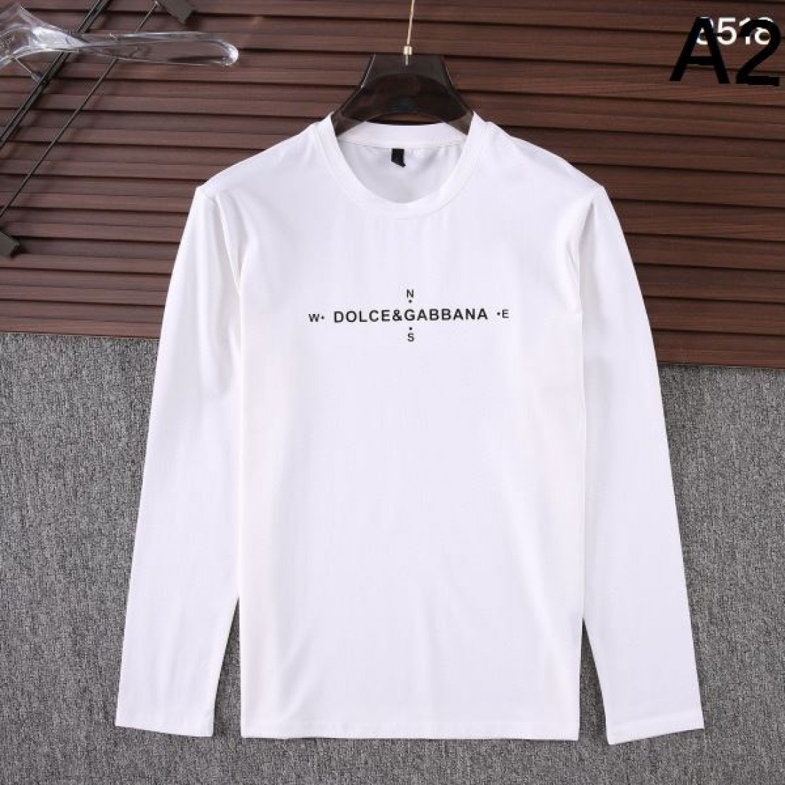 売れ筋候補 メンズ長袖トップス モックネック DOLCE＆GABBANA ドルチェ＆ガッバーナ コピー 長袖モックネックTシャツ 端正フォルム