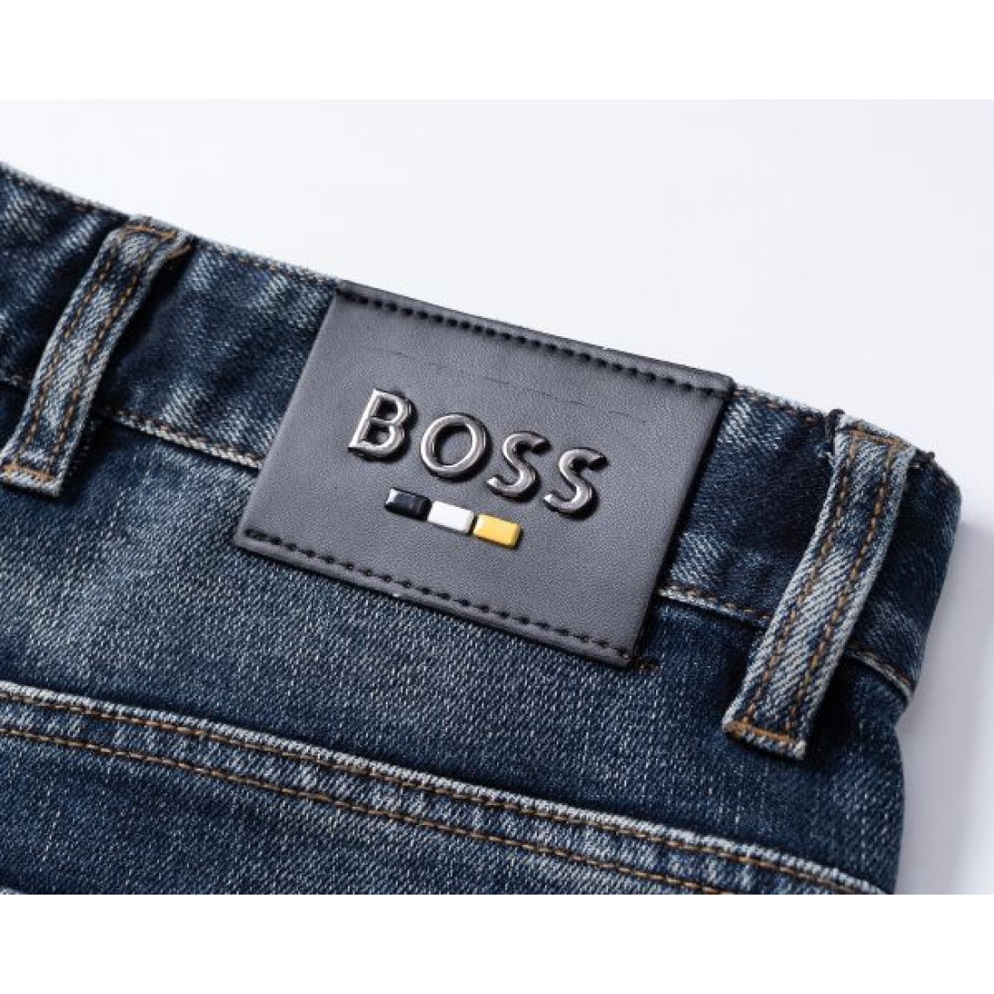 実用派 ジーンズ 五つポケット 自然な色落ち HUGO BOSS ヒューゴボス コピー メンズデニムパンツ すっきりライン