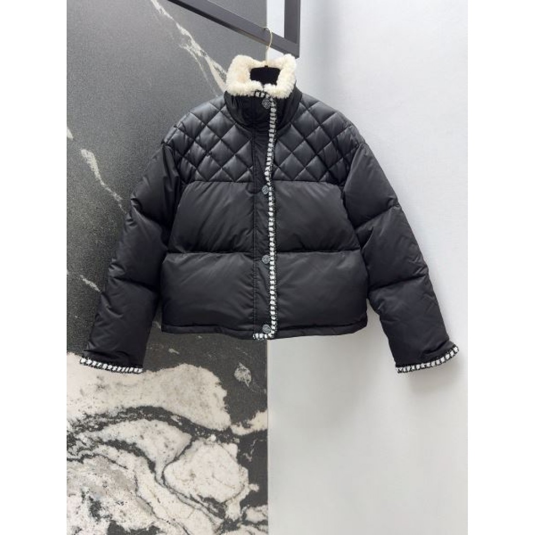 人気上昇 キルティングダウン ホワイトボアカラー GUCCI グッチ コピー ショートダウンジャケット クロップド丈