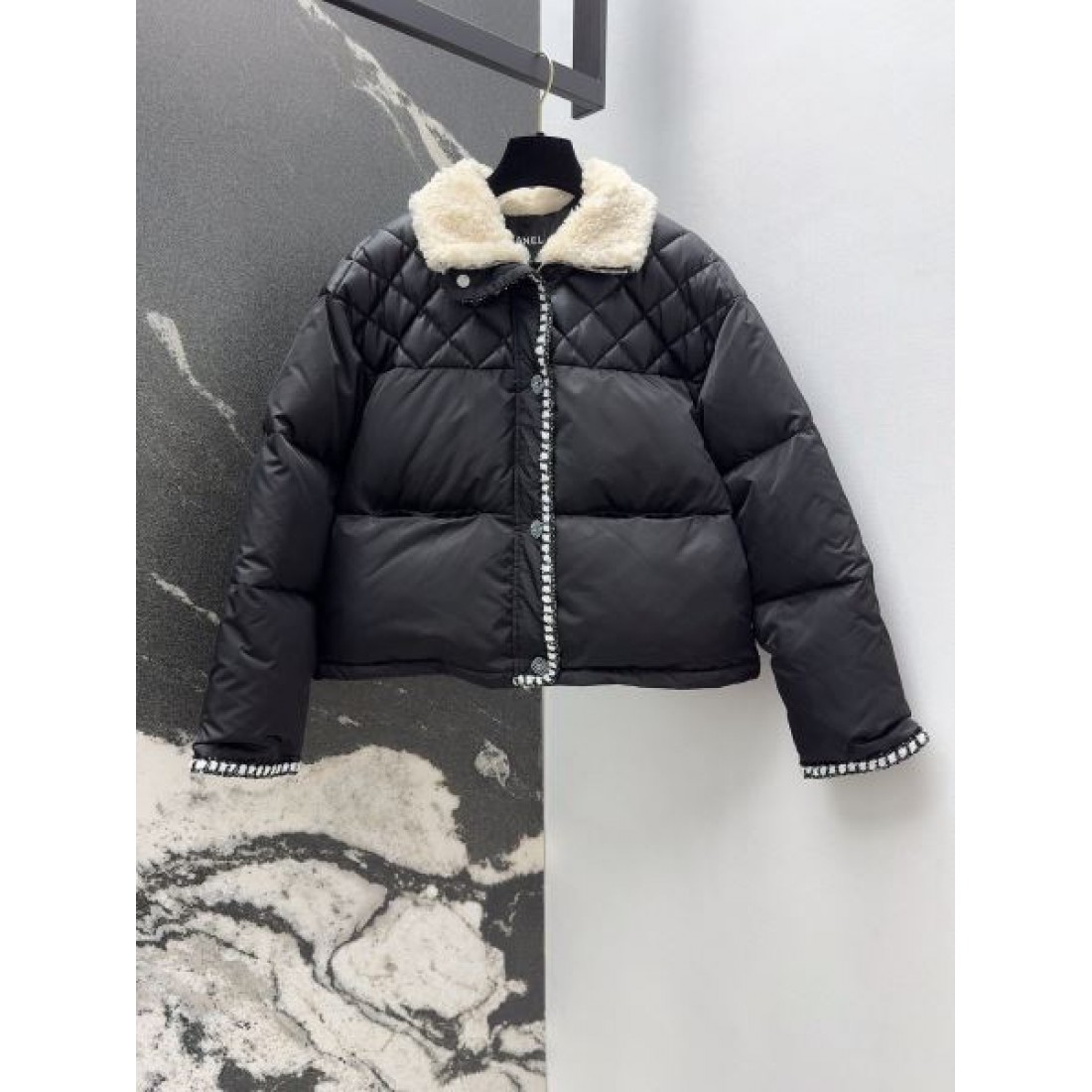 人気上昇 キルティングダウン ホワイトボアカラー GUCCI グッチ コピー ショートダウンジャケット クロップド丈